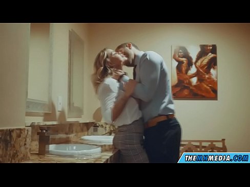 ❤️ Кад те прсата плавуша заведе у јавном тоалету ☑ Слутс на sr.xsexshop.ru ❤